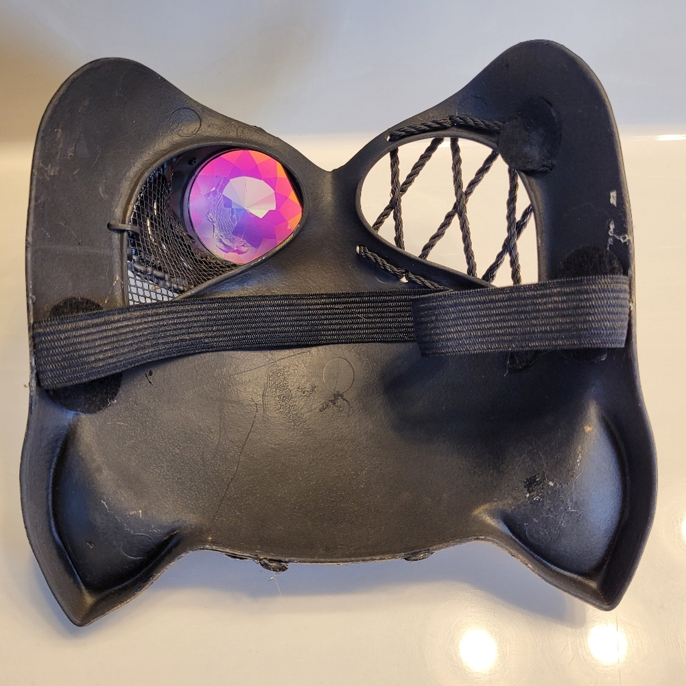 Cat Steampunk Mask Antiqued Gold-tone Lace, Spikes, & Gears Rainbow Kaleidescope - Picture 10 of 16